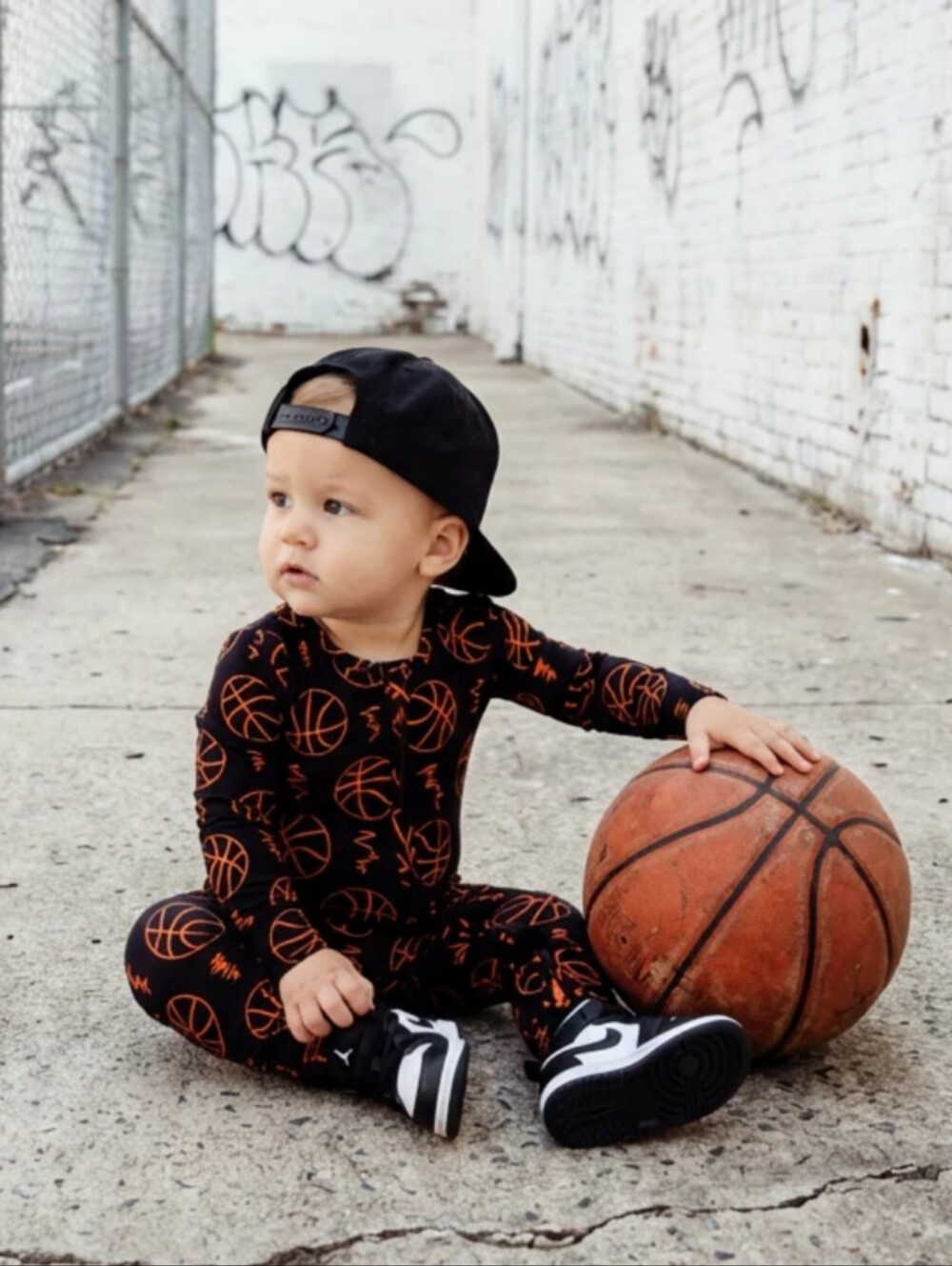 Dreamiere Hoop Dreams Convertible Footie- NB